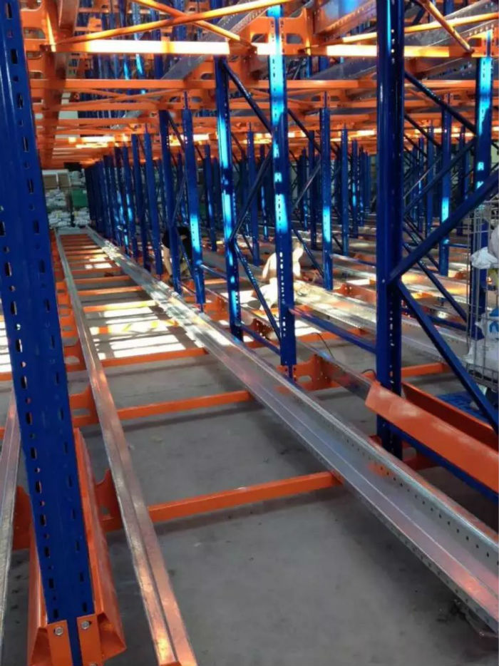 張家港穿梭式貨架安裝